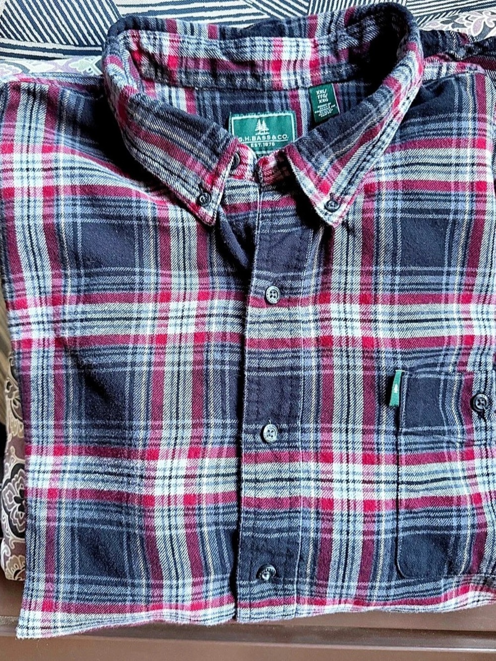 G.H. Bass & Co. Plaid Flannel Button Down in Black,Red & Gray XXL Lumberjack